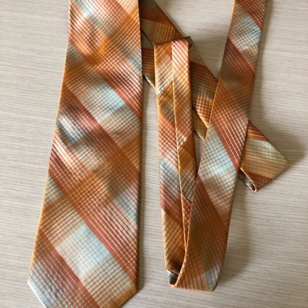 💕2/$16💕Nicole Miller Orange & Cream 100% Silk Tie